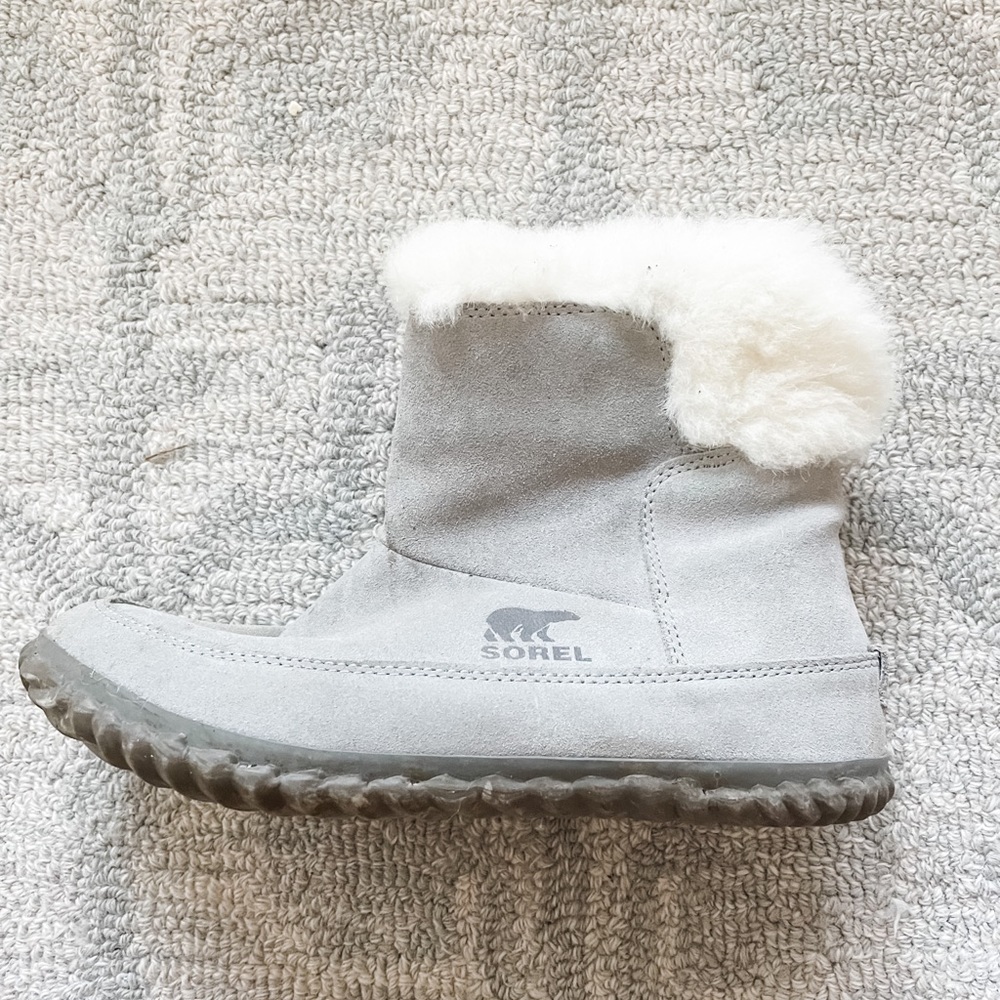 Sorel Light Grey Shearling Winter Booties